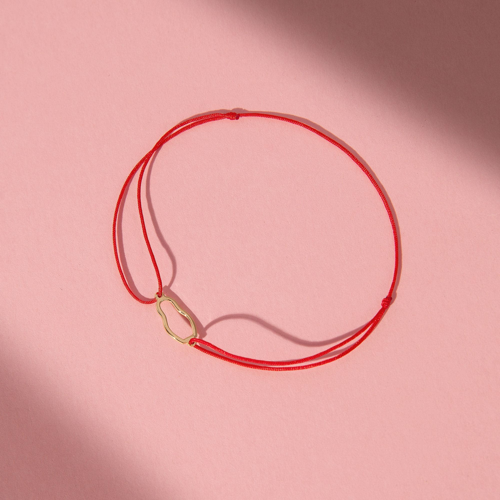 БРАСЛЕТ MATRYOSHKA RED THREAD SILHOUETTE