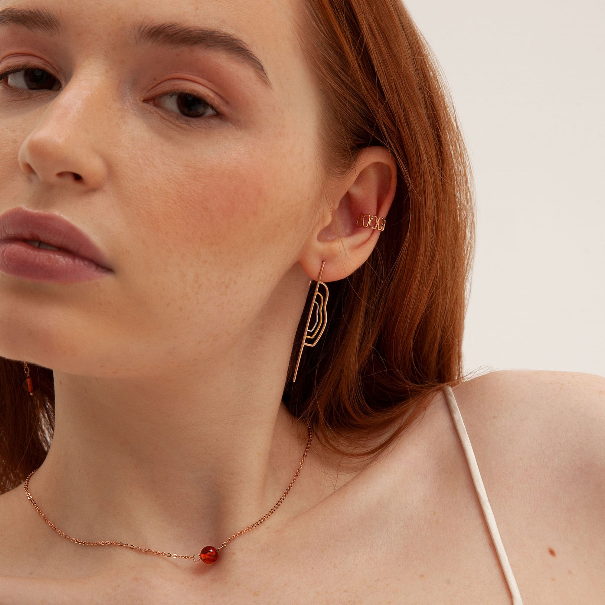 КОЛЬЕ MATRYOSHKA AMBER